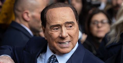 Silvio Berlusconi Esce Dalla Terapia Intensiva Dopo Giorni Foto E