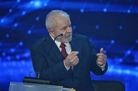 Lula não vai a debate do SBT mas deve marcar presença na TV Globo