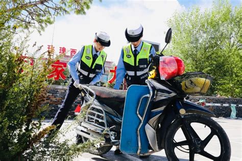 玉树女骑警：是靓丽的“风景线”，也是移动的“平安线”澎湃号·政务澎湃新闻 The Paper