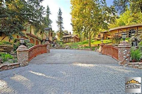 Drake's $8 Million House | Famous Celebrity Homes