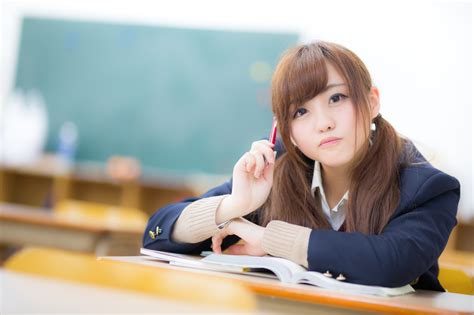 女子高生の制服が「ひざ丈スカート×短めソックス」という事実にアラサー衝撃