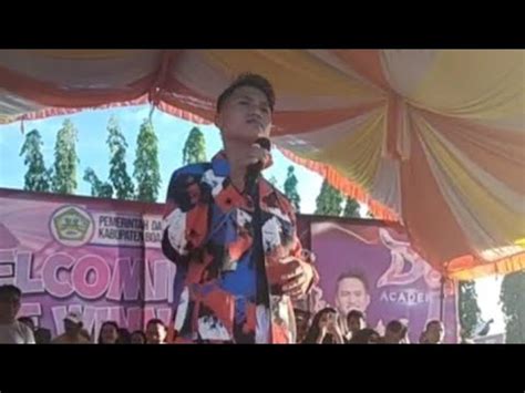 Konser Perdana Owan Da Di Lapangan Alun Alun Tilamuta Boalemo