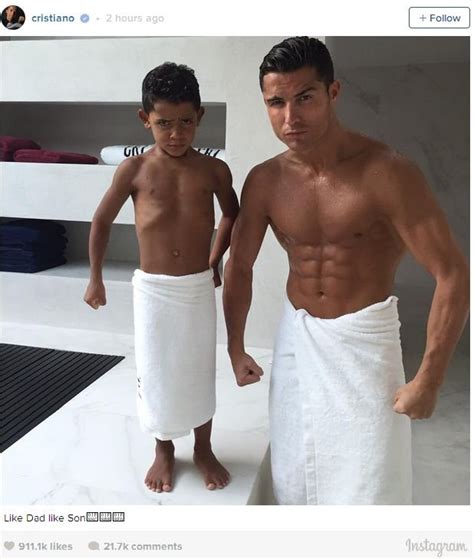 Aşa Tată Aşa Fiu Cristiano Ronaldo şi Fiul Lui într Un Adorabil