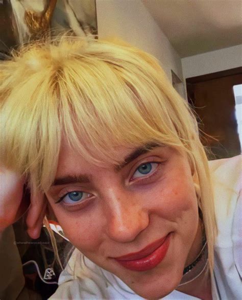 Billie Eilish Join Fandom Board Woman Planks