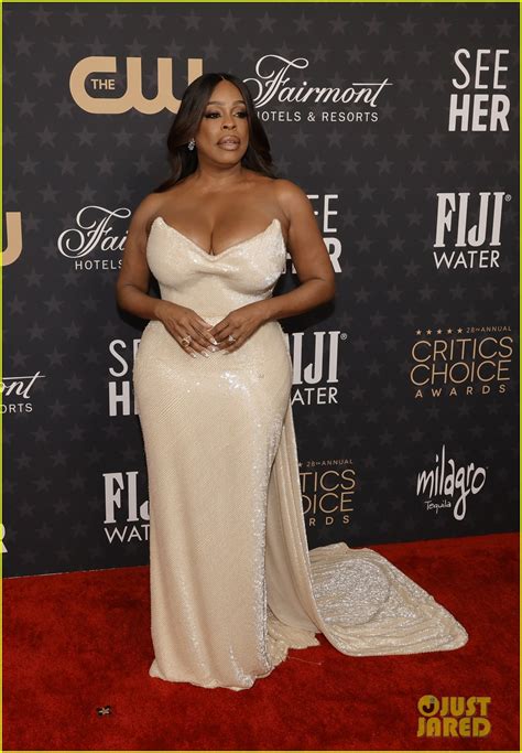 Niecy Nash-Betts Wins 2023 Critics Choice Award & Tells Doubters: 'In ...