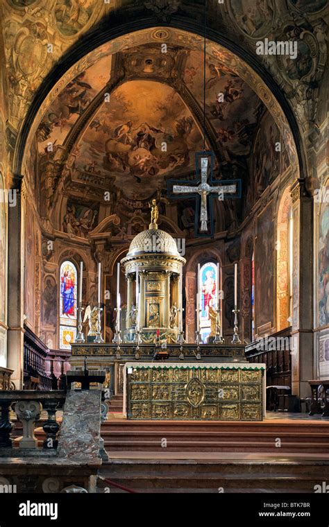 Interior view of Monza Cathedral Stock Photo - Alamy