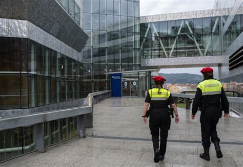 La Polic A Municipal De Bilbao Desmantela Una Plantaci N De Marihuana