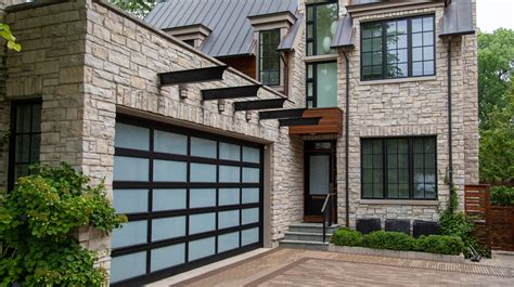 Common Home Styles And Garage Doors To Match Raynor