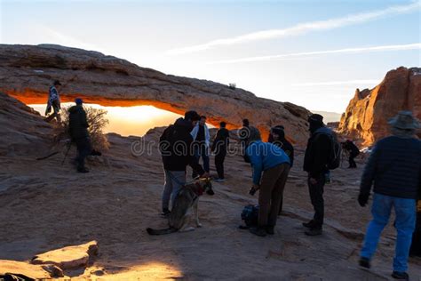 Arco Del Mesa Parque Nacional De Canyonlands Foto De Archivo Imagen