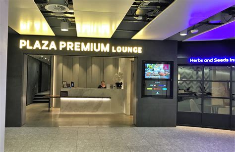 Plaza Premium arrivals lounge Heathrow Terminal 4 review - Turning left ...