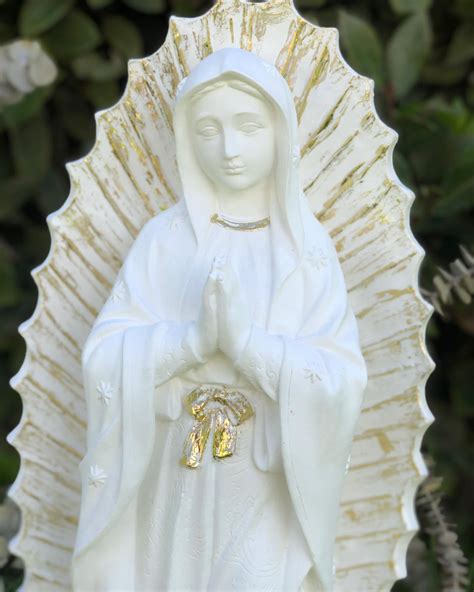 Hoy se celebra la Natividad de la... - Emilia Vintage Decor