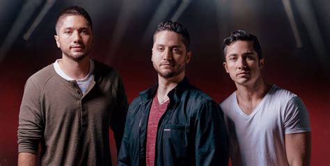 Boyce Avenue live in Waterfront Cebu City on February 14