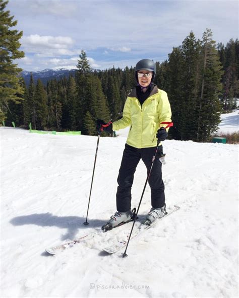 23 First Time Skiing Tips For First Time Skiers And Beginners