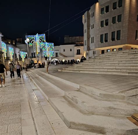 Lavori conclusi in piazza San Francesco ma non c è la rampa di accesso