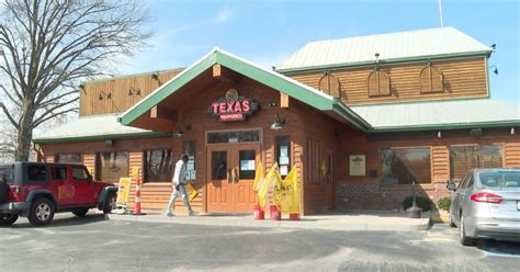 3 Billion-Dollar Ideas Born From Passion: The Inspiring Story Of The Founder Of Texas Roadhouse's Net Worth