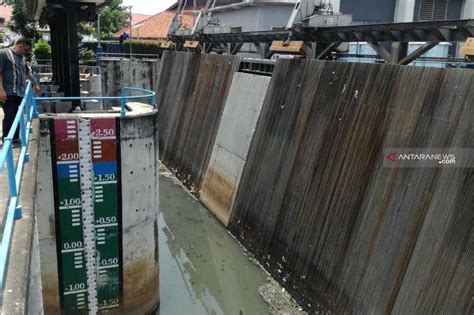 Status Pintu Air Pasar Ikan Siaga Dua Warga 9 Wilayah Jakarta Utara