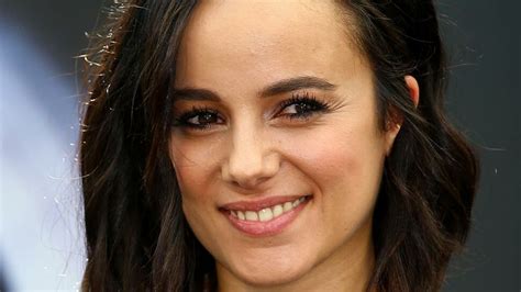 Photo Alizée poste un adorable cliché de sa fille Femme Actuelle Le MAG