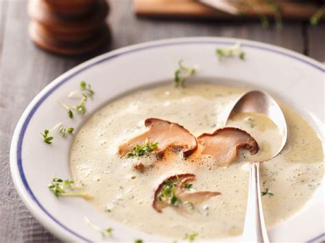 Creamy Watercress Soup With Mushrooms Recipe Eatsmarter