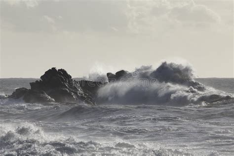 Mar Agitado En Una Tarde Soleada Imagen De Archivo Imagen De Paisaje