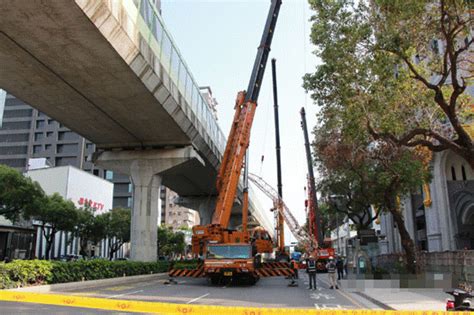 台中捷运列车被吊臂砸中致1死10伤，疑因塔吊业者操作不慎酿惨剧腾讯新闻