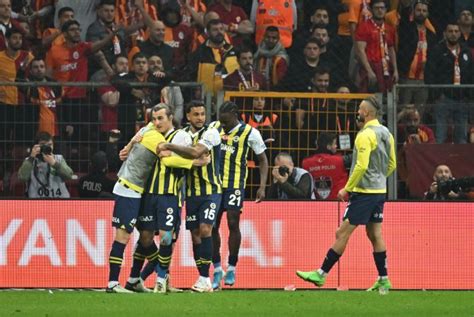 Fenerbah E Deplasmanda Galatasaray Yendi Medyabar