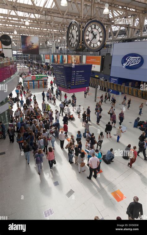 Station Clock London Hi Res Stock Photography And Images Alamy