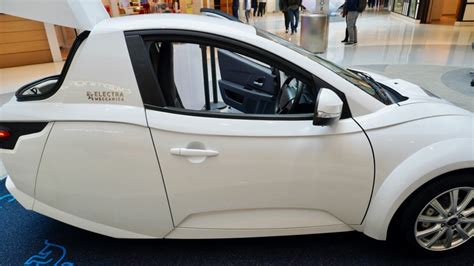 This Electric Three-Wheel Car Aiming To Revolutionize Travel Has A Fatal Flaw