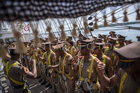 KRI BIMA SUCI TIBA DI BALI ANTARA Foto