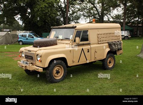 British Army Land Rover in desert camouflage Stock Photo - Alamy