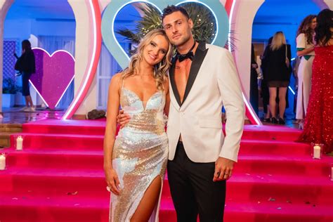 V Azi Tvrtej S Rie Ou Love Island Esko Slovensko Trabo A Kristi