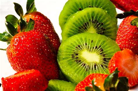 Strawberries Kiwis Ii By Hyb666 On Deviantart