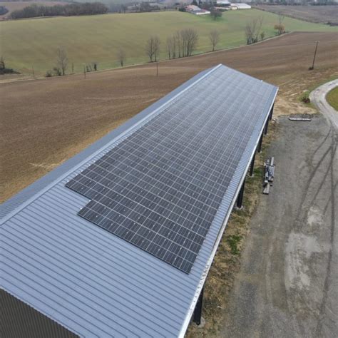 Installation panneaux photovoltaïque 100 kWc sur un bâtiment agricole