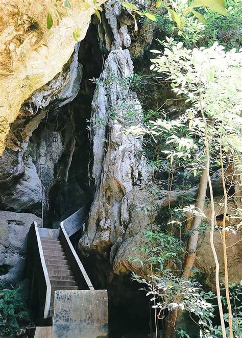 Goa Batu Cermin Kilauan Dinding Batu Stalagmite Labuan Bajo