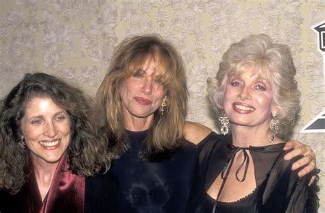 Carly Simon Mourns Sisters Who Died Of Cancer A Day Apart Los