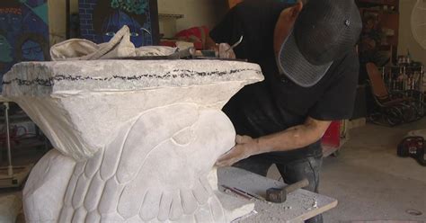 South Chicago native builds community through art - CBS Chicago