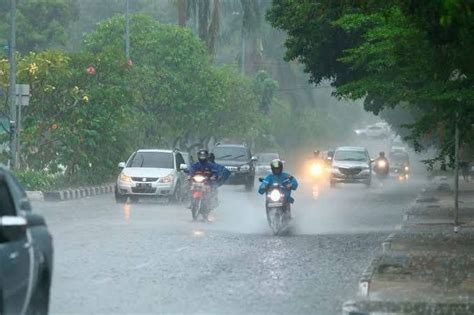 Waspada Hari Ini Hujan Petir Berpotensi Terjadi Di Sebagian Wilayah