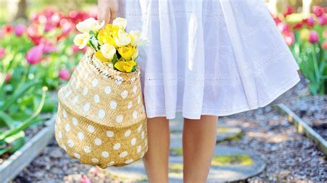 popular spring fashion trends   instantly update