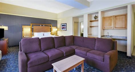 Hampton Inn Central New Jersey Hotel in Clinton, NJ