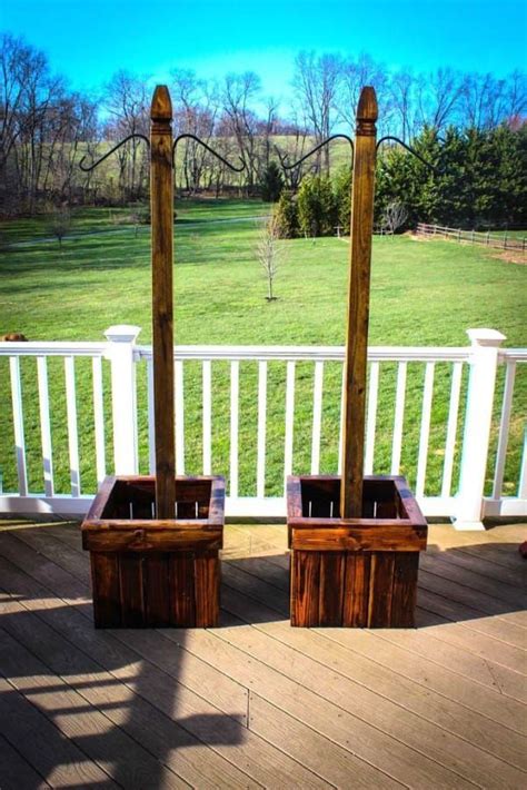 He Transforms An Old Pallet Into The Perfect Backyard Accessory I