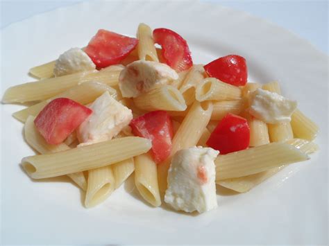 Pasta Fredda Con Pomodori E Mozzarella