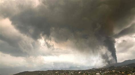 Volcan aux Canaries un nuage chargé de dioxyde de soufre arrive sur