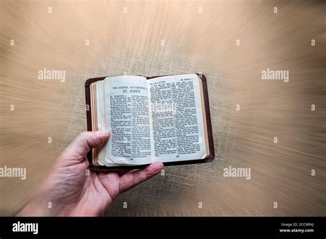 Gideon Bible Hi Res Stock Photography And Images Alamy