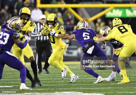 9963 Washington Oregon Football Stock Photos High Res Pictures And