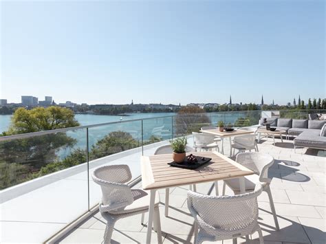 Drinks With A View The Fontenay Bar In Hamburg