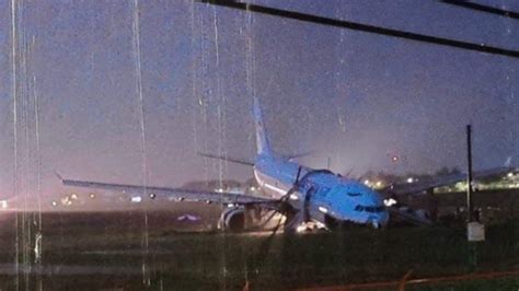 暴雨降落3次！大韓航空載173人「衝出跑道」 飛機撞爛現場畫面曝 Enews新聞網