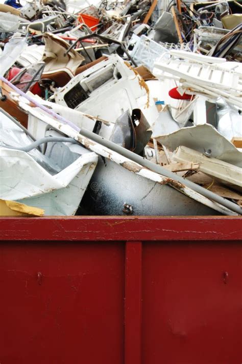 Recicl Do Metal Foto De Stock Imagem De Abandonado Reusar