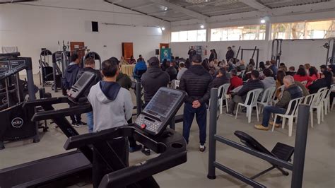 Prefeitura de Rio Negro inaugura nova academia de ginástica pública