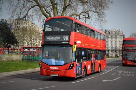 LK67 EKZ VWH2384 Metroline London LK67 EKZ VWH2384 Met Flickr