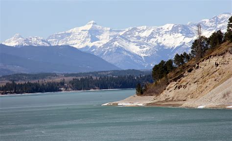 Discover Ghost Lake, Perfect for Boating and Water Sport Enthusiasts