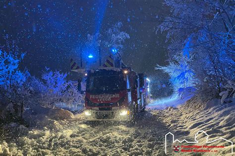 Zahlreiche Eins Tze Wegen Schneefall Freiwillige